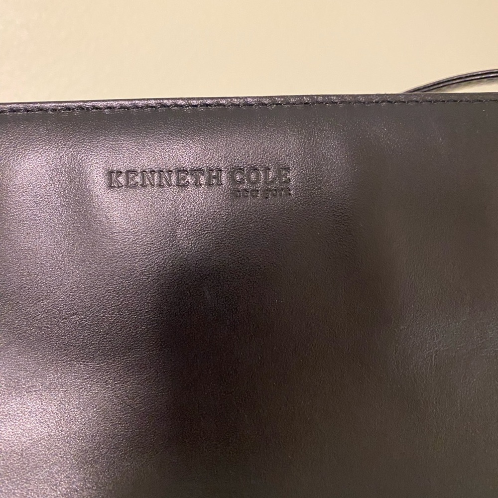 Kenneth Cole Elegant Black Shoulder Bag - Picture 7 of 9